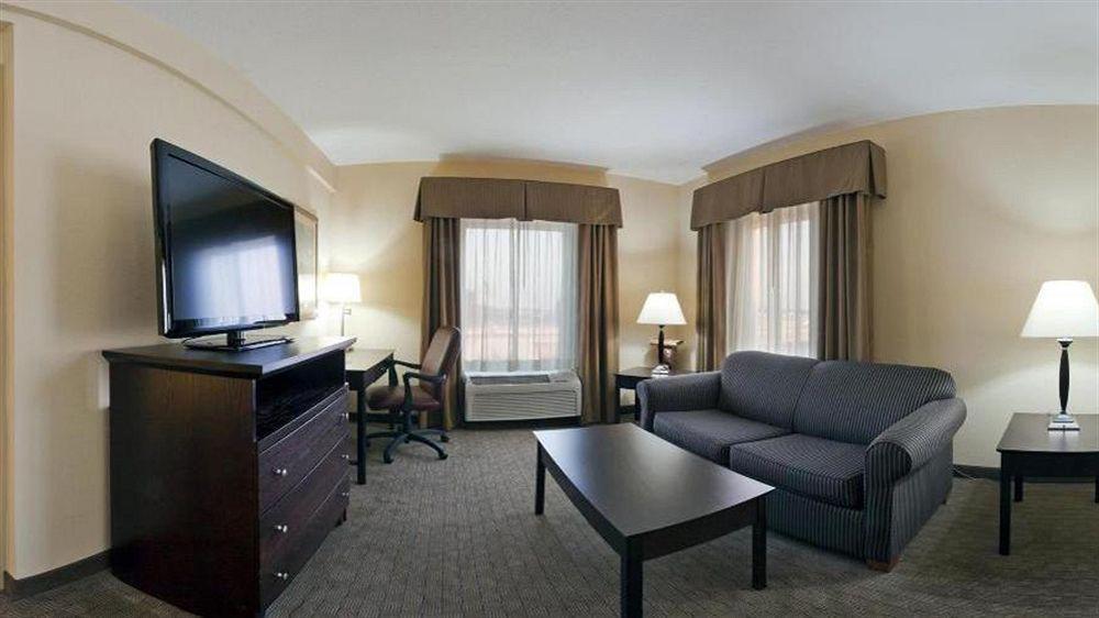 Holiday Inn Express Hotel & Suites Clearwater Us 19 North By Ihg Exterior photo