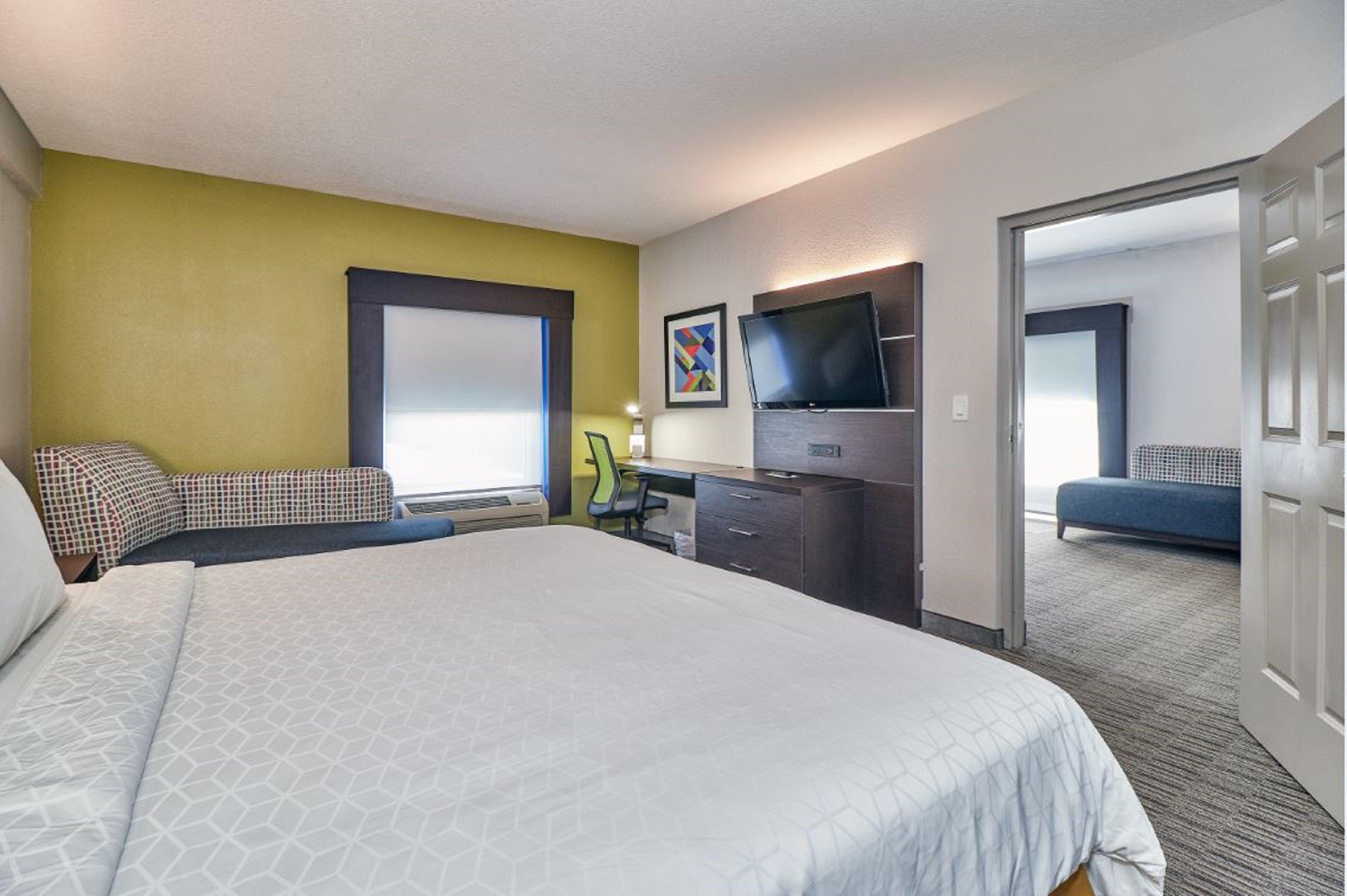 Holiday Inn Express Hotel & Suites Clearwater Us 19 North By Ihg Exterior photo