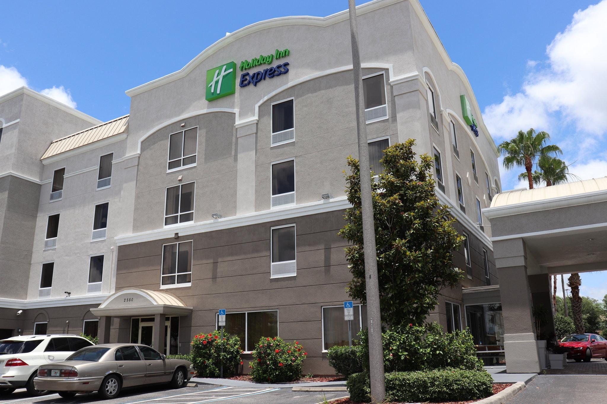 Holiday Inn Express Hotel & Suites Clearwater Us 19 North By Ihg Exterior photo