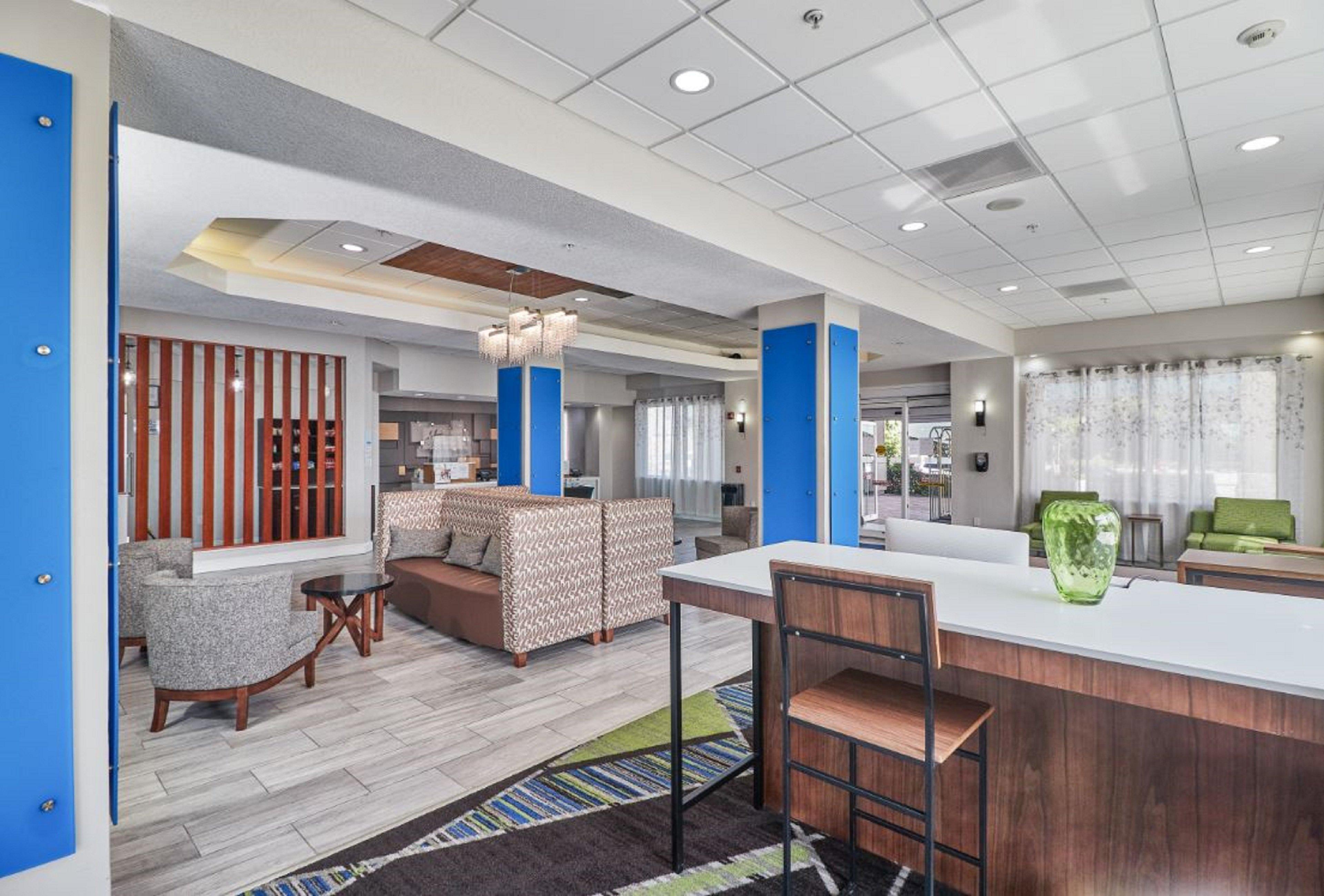 Holiday Inn Express Hotel & Suites Clearwater Us 19 North By Ihg Exterior photo