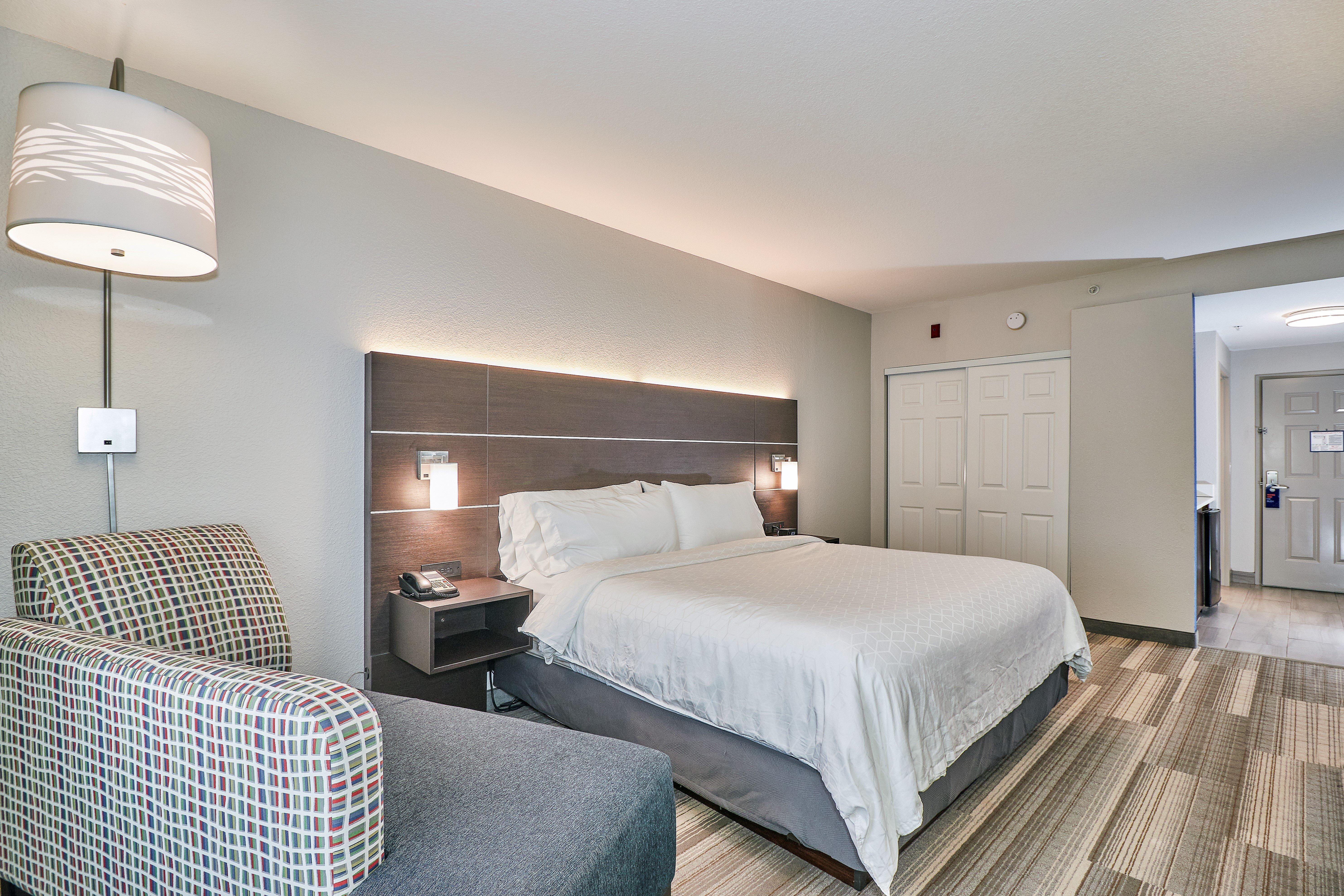 Holiday Inn Express Hotel & Suites Clearwater Us 19 North By Ihg Exterior photo