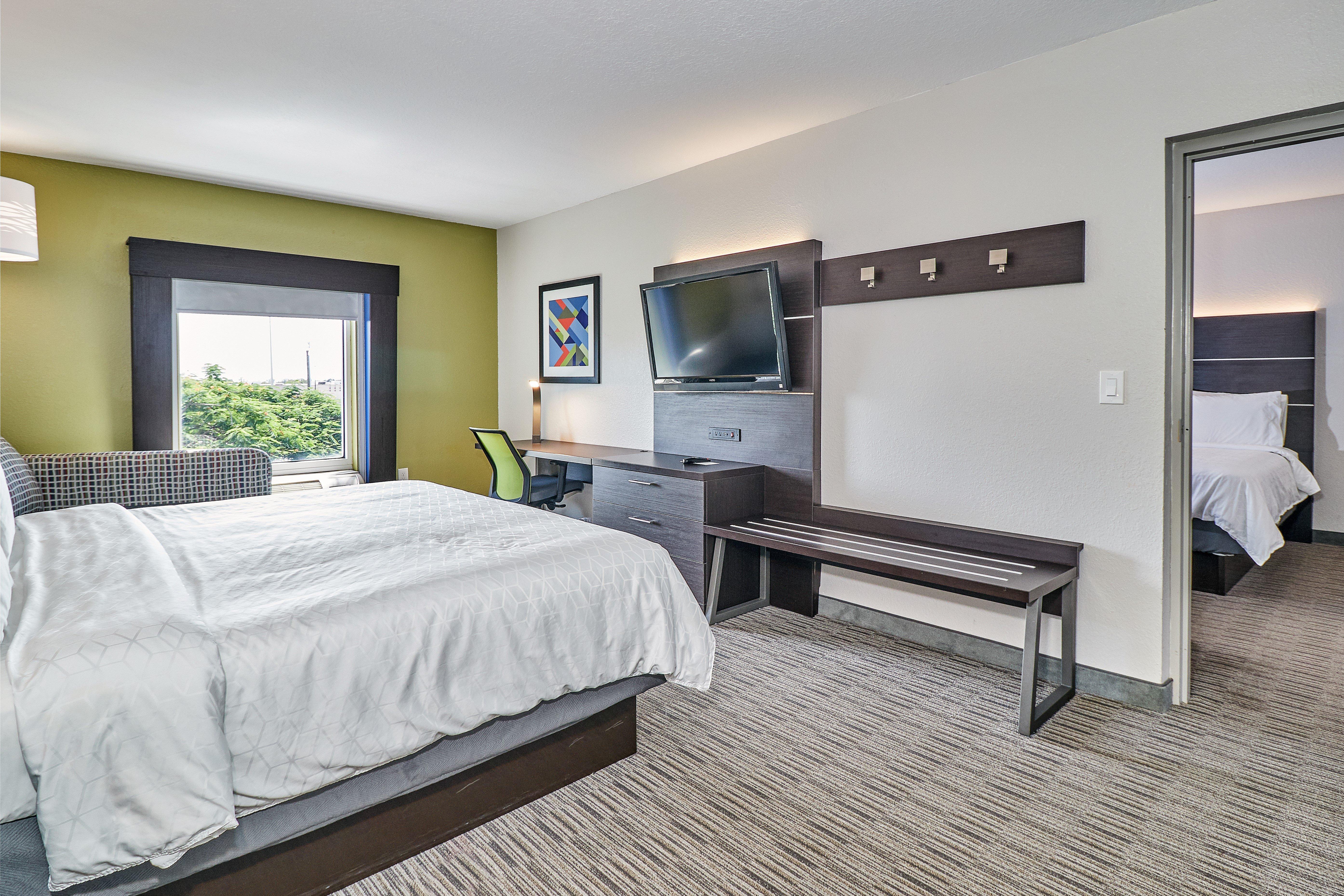 Holiday Inn Express Hotel & Suites Clearwater Us 19 North By Ihg Exterior photo